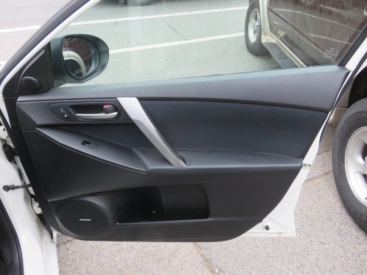Used 2011 MAZDA MAZDA3 s Sport w/ Tech Pkg FWD image 24