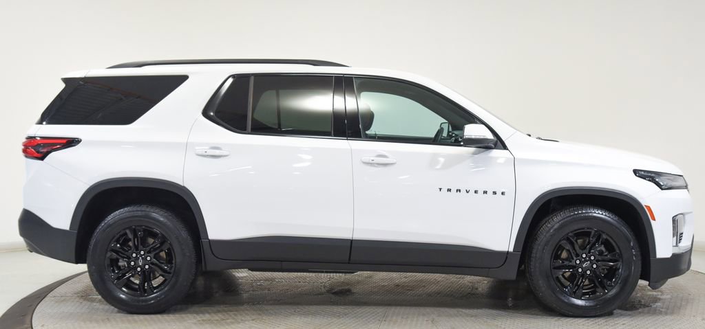 Used 2023 Chevrolet Traverse LT image 12
