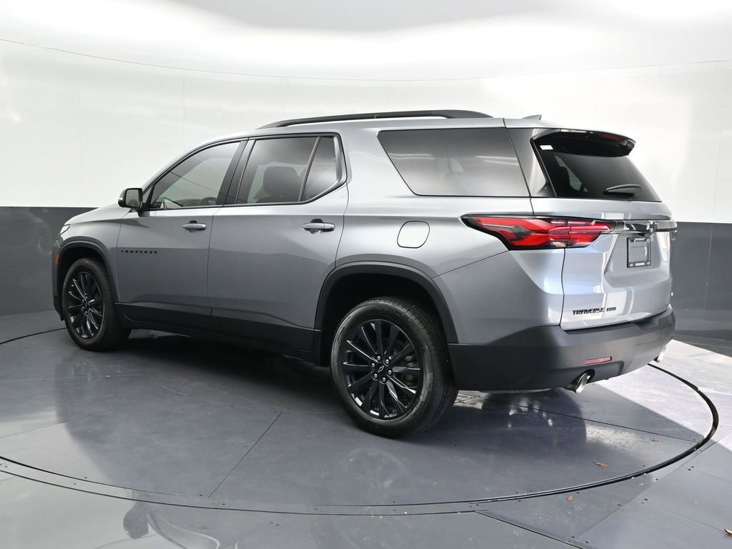 Used 2023 Chevrolet Traverse RS image 3