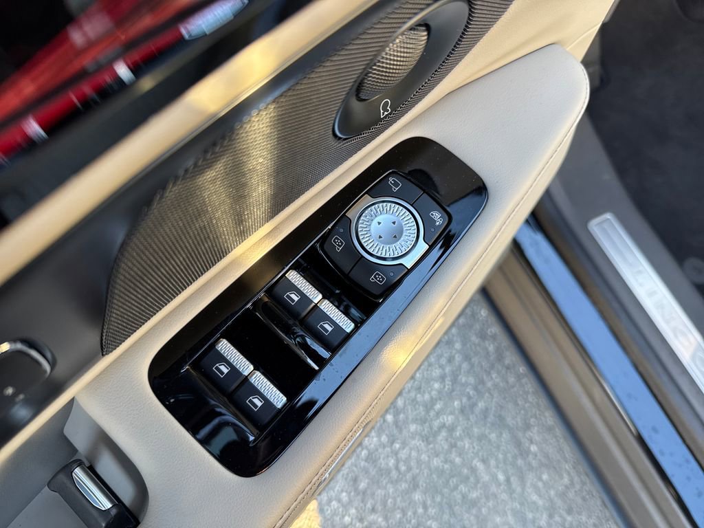 Used 2025 Lincoln Nautilus Reserve image 8