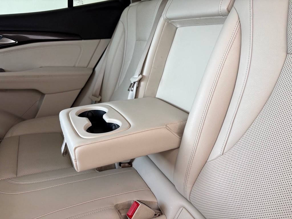 Used 2021 Buick Envision Essence FWD image 33