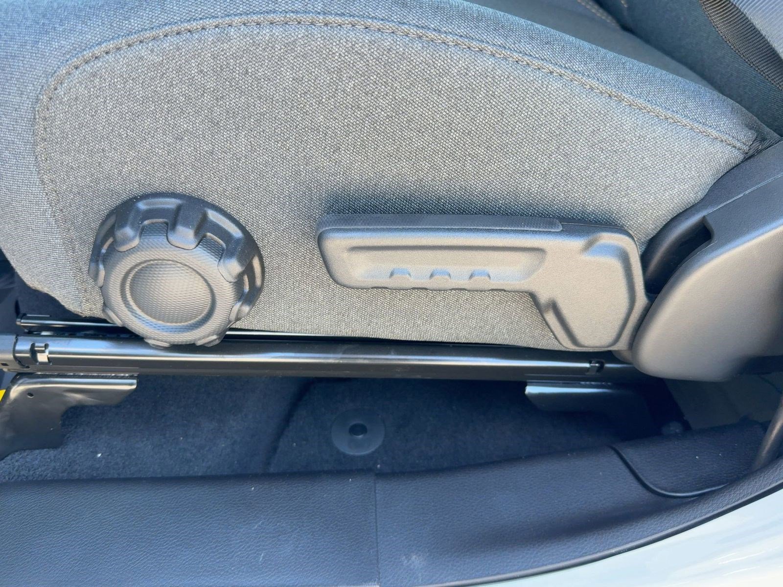 New 2025 Jeep Gladiator Sport image 13