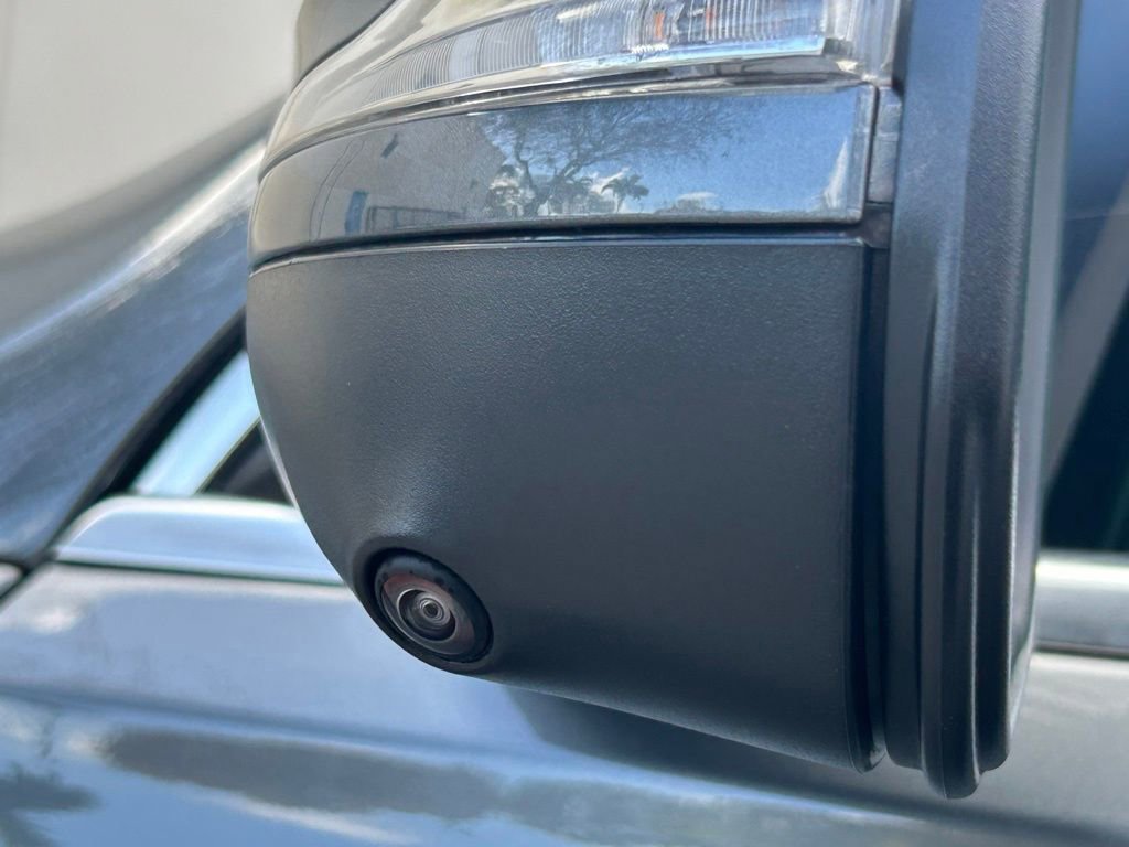 Used 2025 Mercedes-Benz GLE 450e 4MATIC image 25