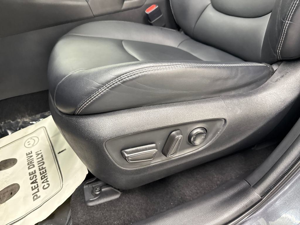 Used 2021 Toyota RAV4 XLE Premium image 12