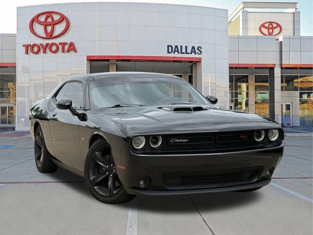 Used 2016 Dodge Challenger R/T RWD image 1