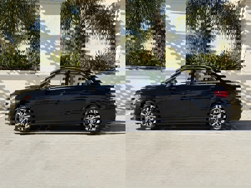 Used 2014 Mercedes-Benz E 250 BlueTEC Sedan image 4