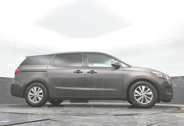 Used 2017 Kia Sedona LX w/ LX Essentials Premium Package FWD image 34
