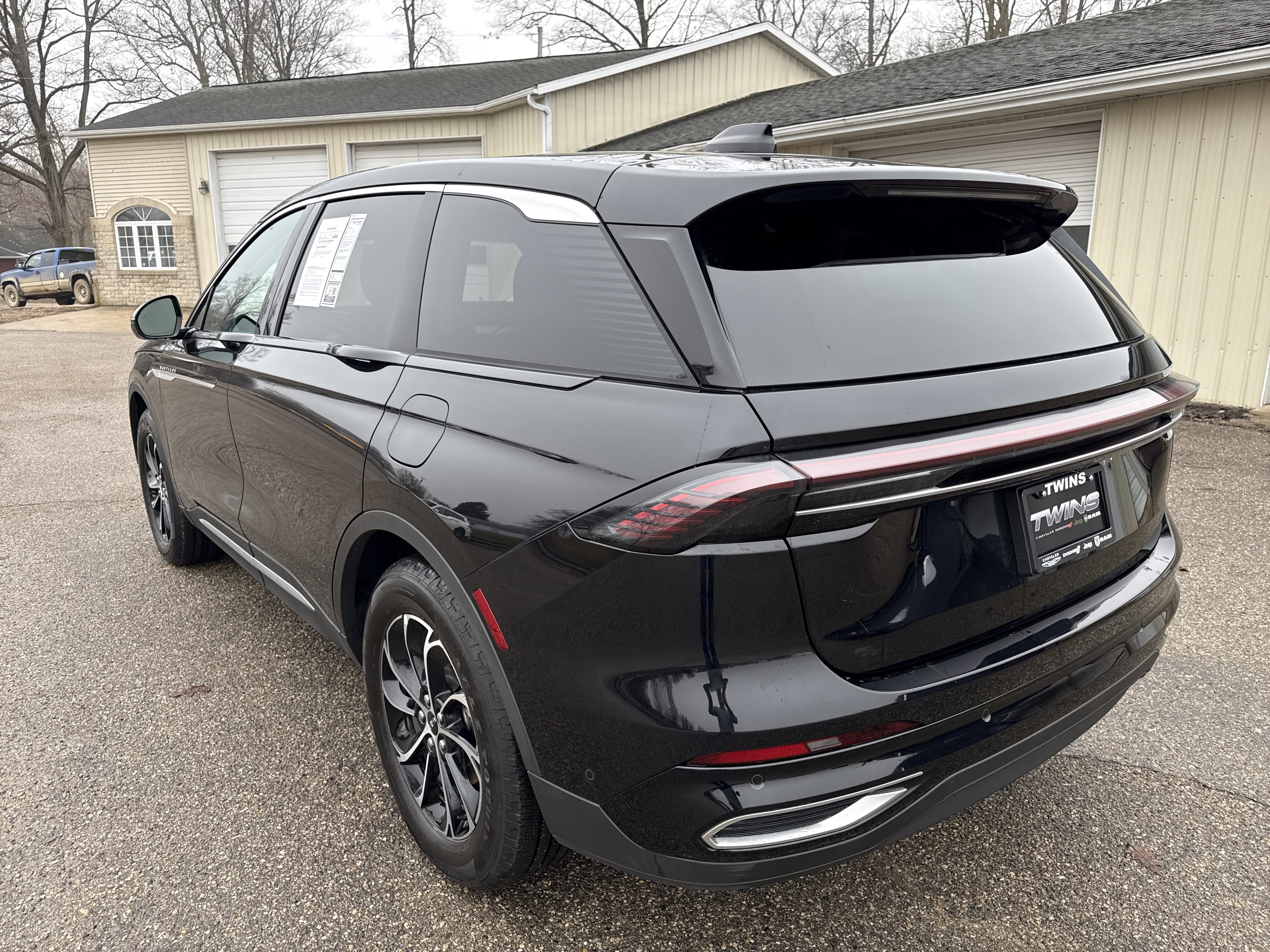 Used 2024 Lincoln Nautilus Premier image 8