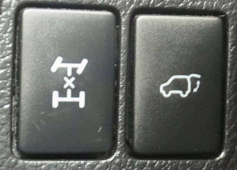 Used 2017 Toyota RAV4 SE image 30