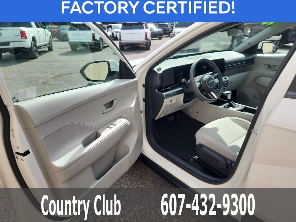 Certified 2025 Hyundai Kona SE AWD/4WD image 10