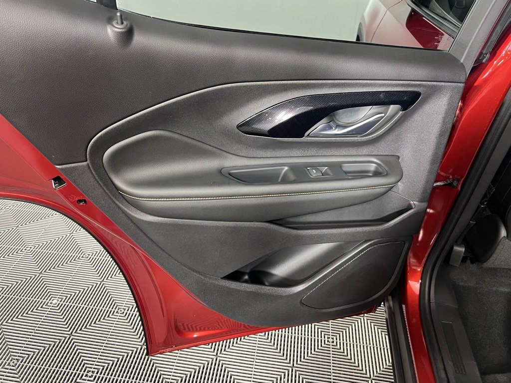 Used 2024 GMC Terrain AT4 w/ Infotainment Package II image 32