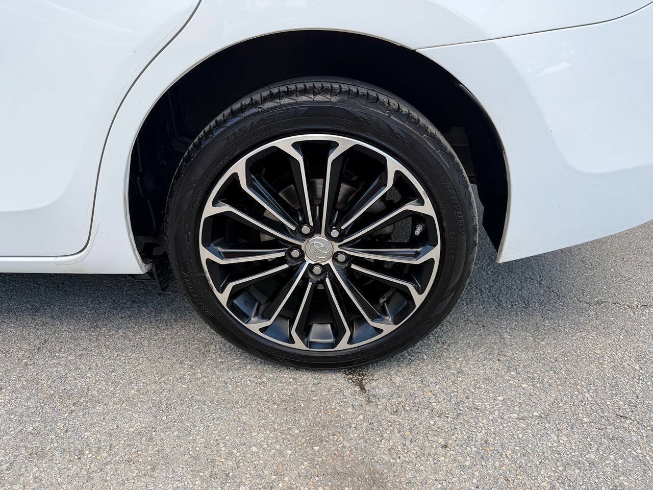 Used 2015 Toyota Corolla S FWD image 32