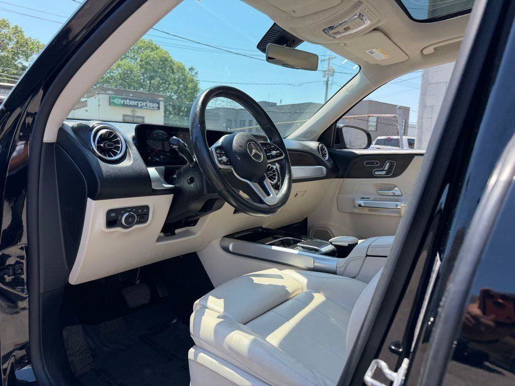 Used 2022 Mercedes-Benz GLB 250 4MATIC image 25