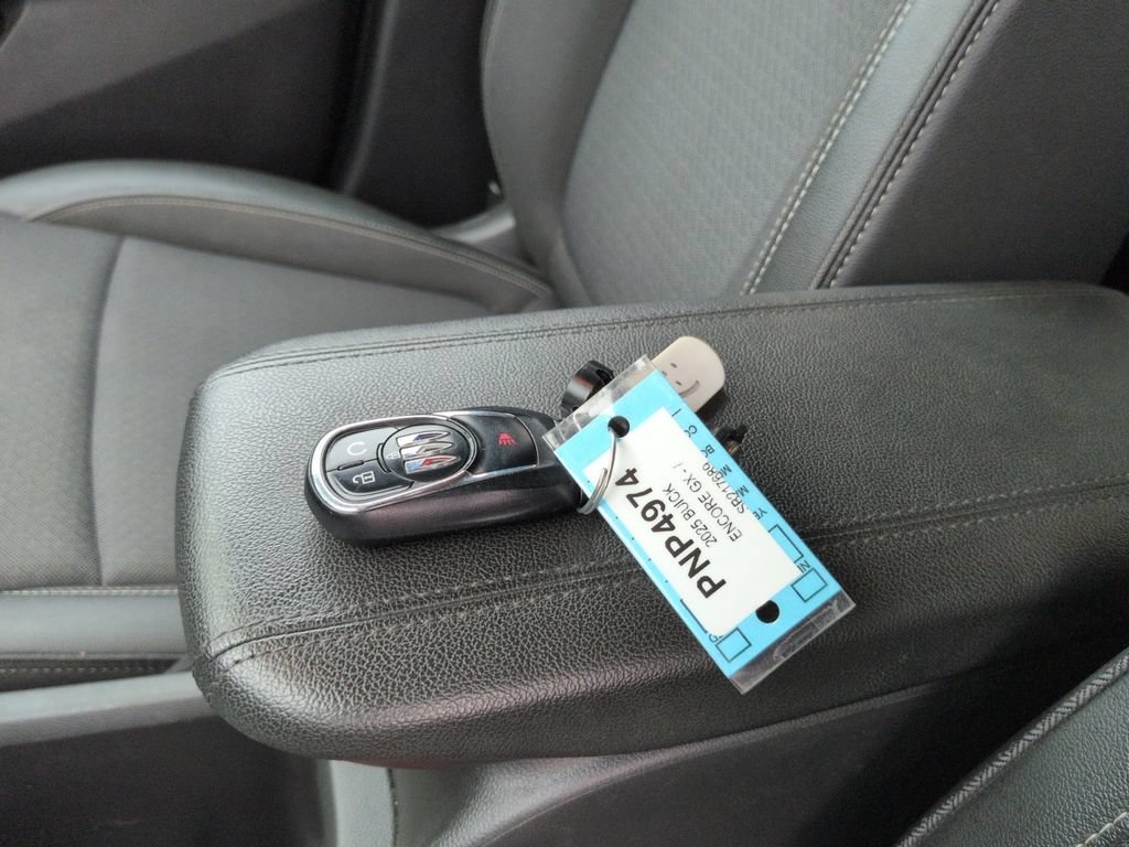 Used 2025 Buick Encore GX Preferred FWD image 33