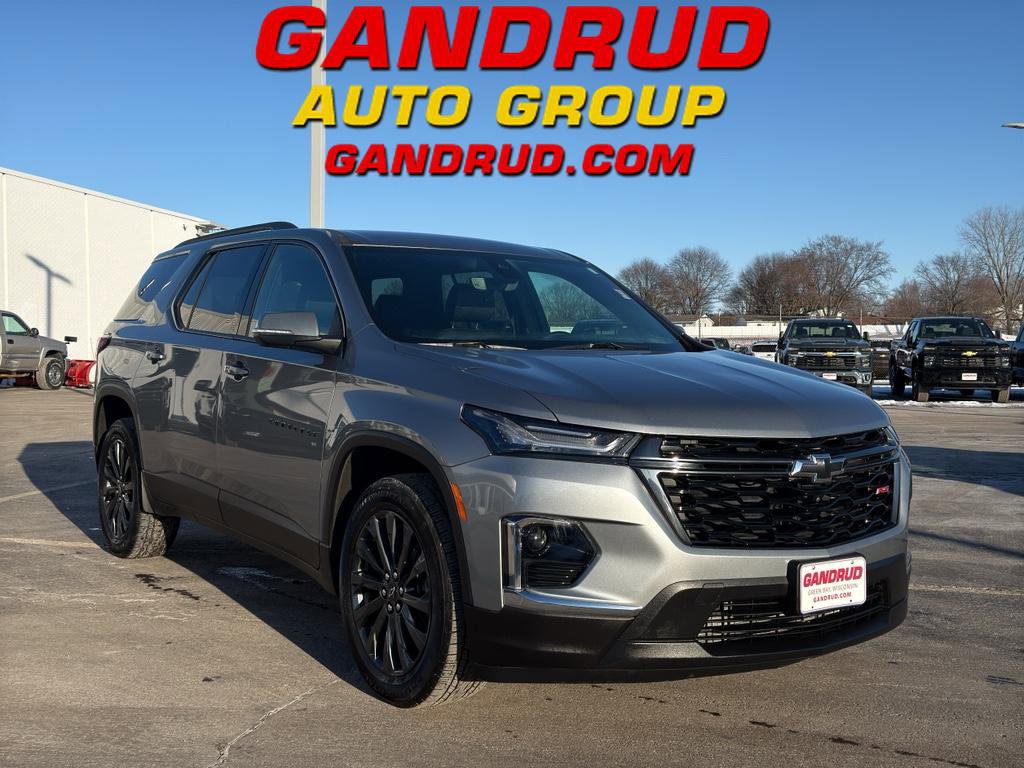 Used 2023 Chevrolet Traverse RS image 1