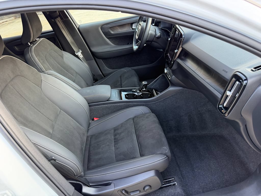Certified 2023 Volvo C40 P8 Recharge Plus w/ Climate Package AWD/4WD image 22