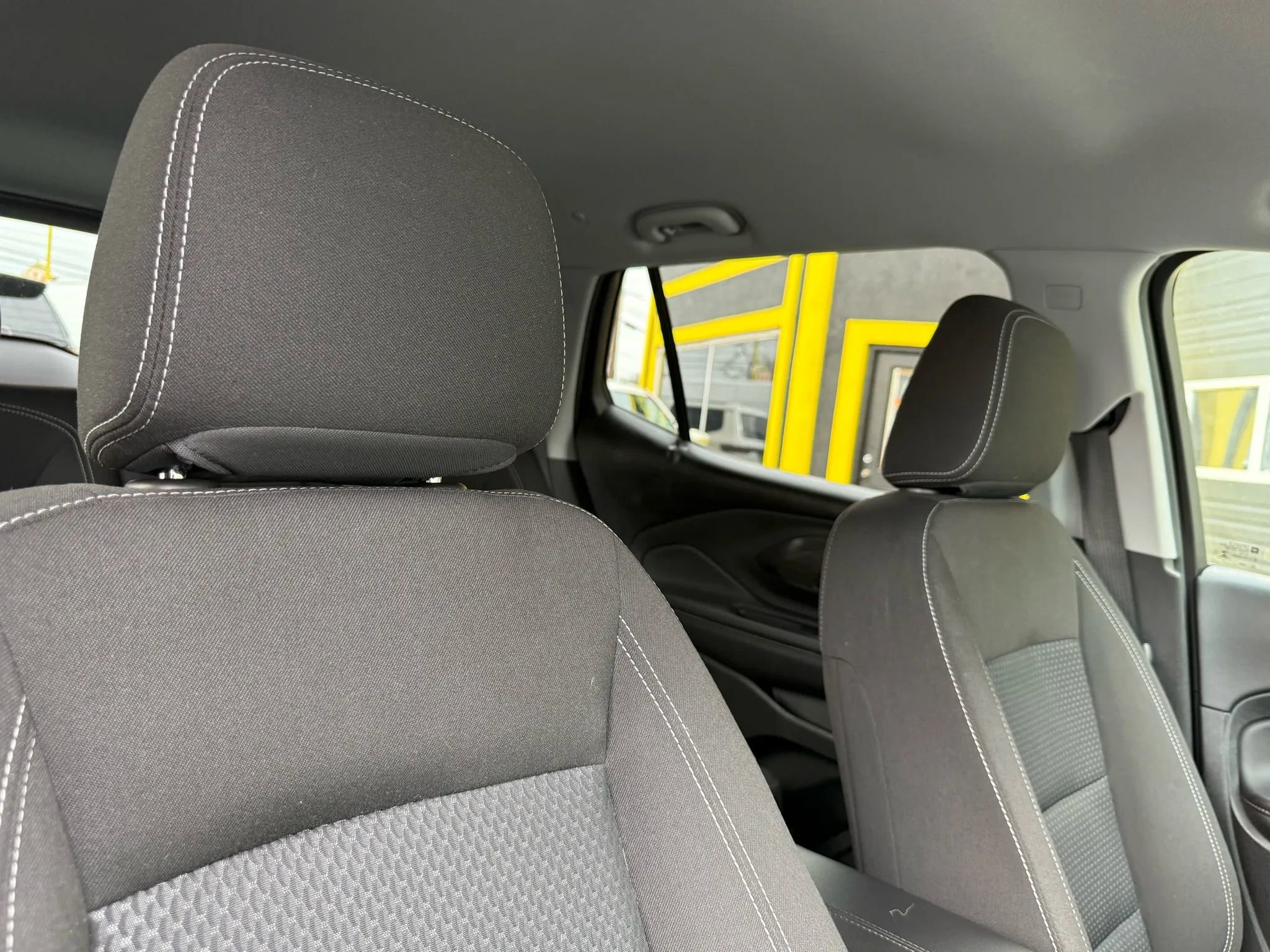 Used 2022 GMC Terrain SLE image 23