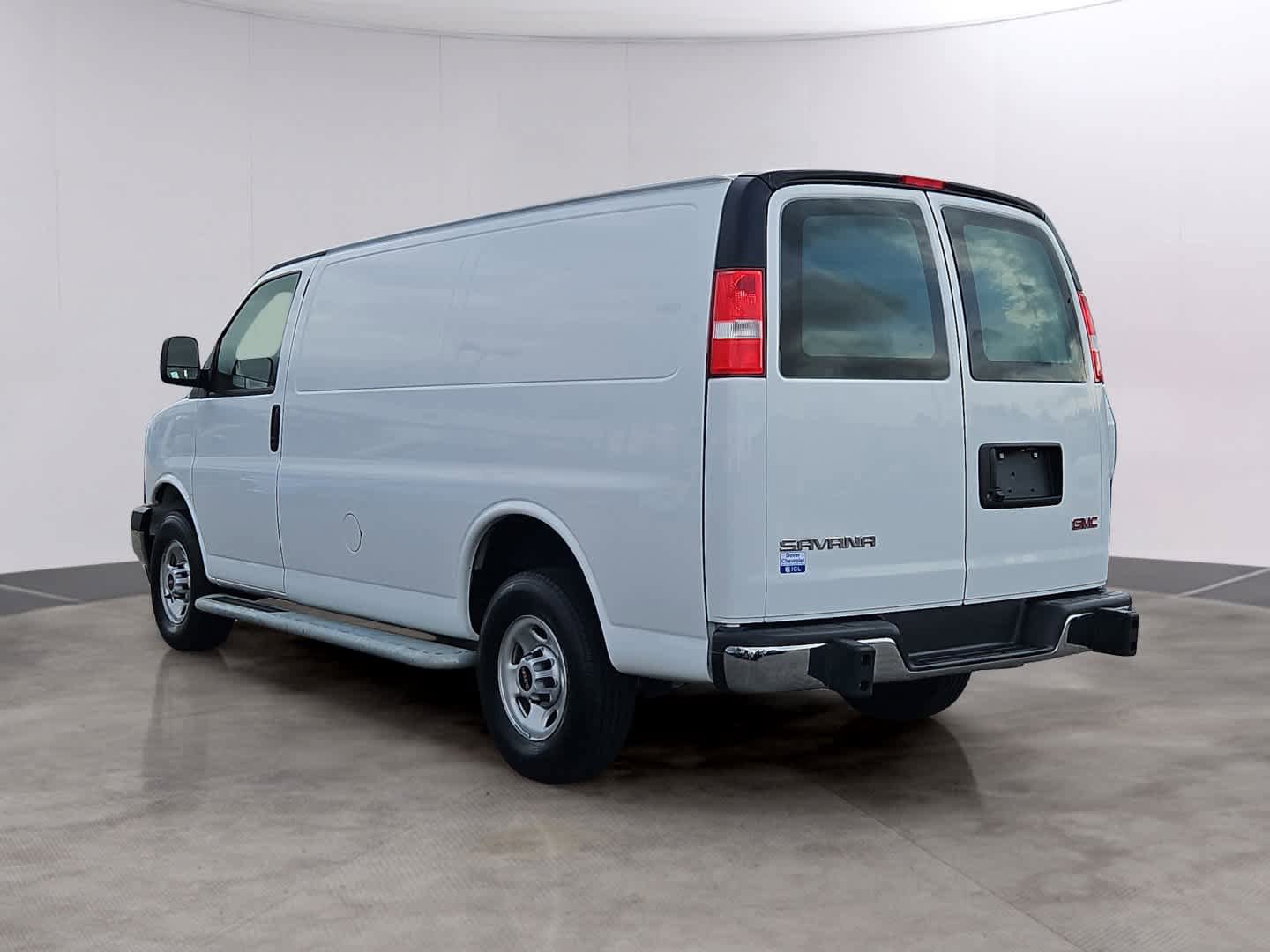 Used 2024 GMC Savana 2500 w/ Driver Convenience Package image 6