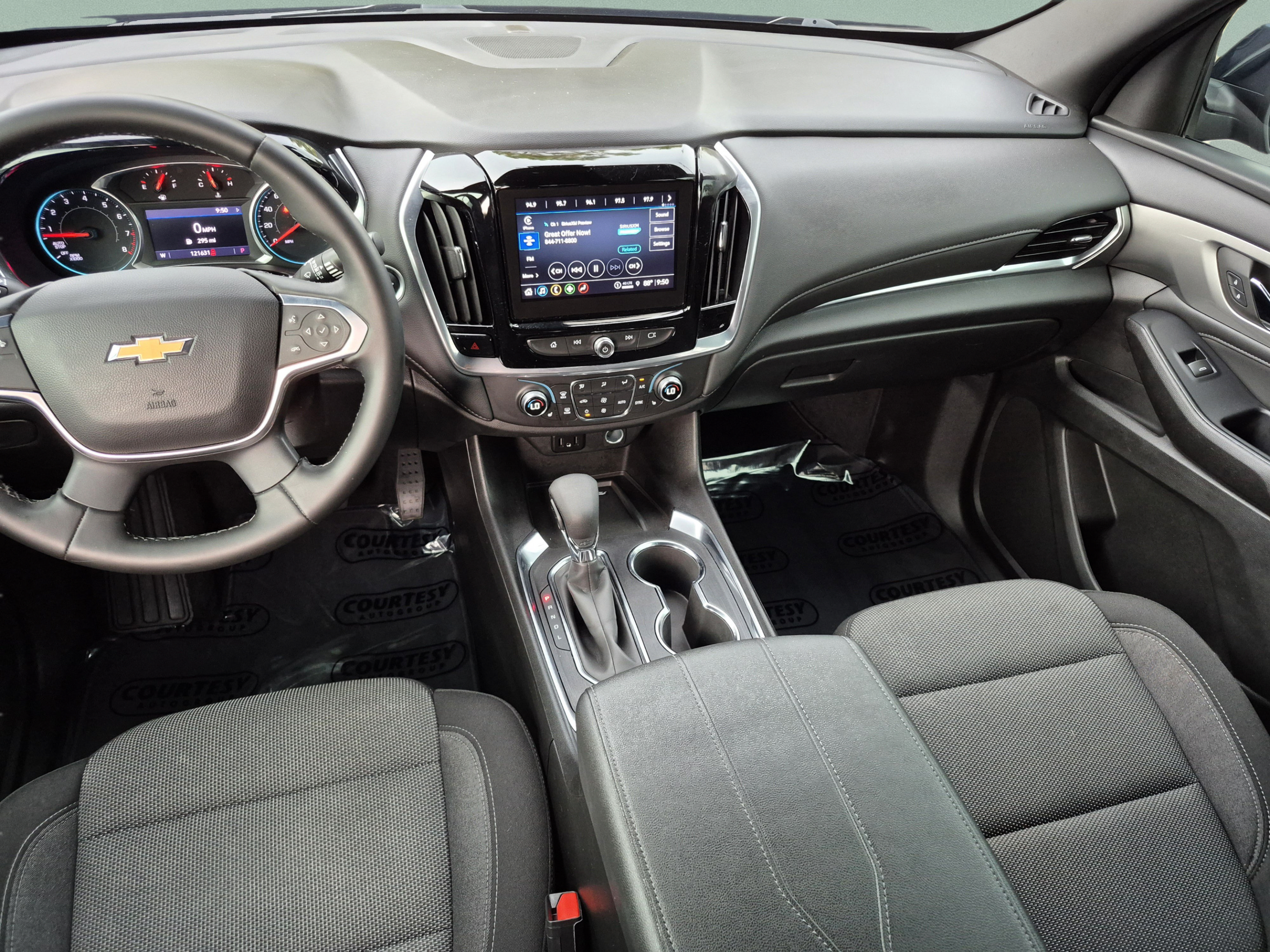 Used 2023 Chevrolet Traverse LT FWD image 13