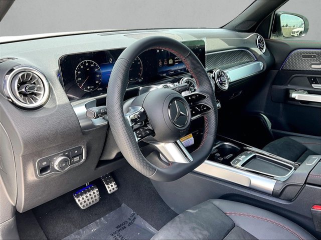 New 2026 Mercedes-Benz GLB 250 image 8
