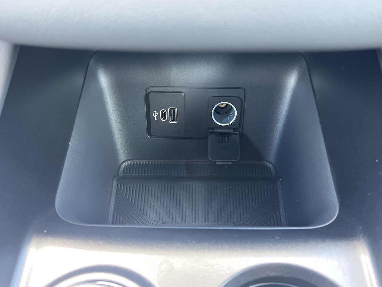 New 2027 Ford Explorer Active w/ Active Comfort Package RWD image 7
