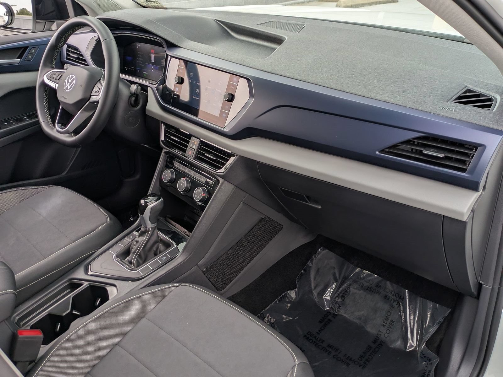 Used 2023 Volkswagen Taos SE w/ Panoramic Sunroof Package FWD image 21