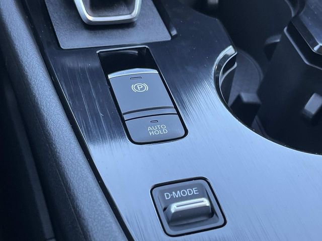 Used 2025 Nissan Rogue S FWD image 30
