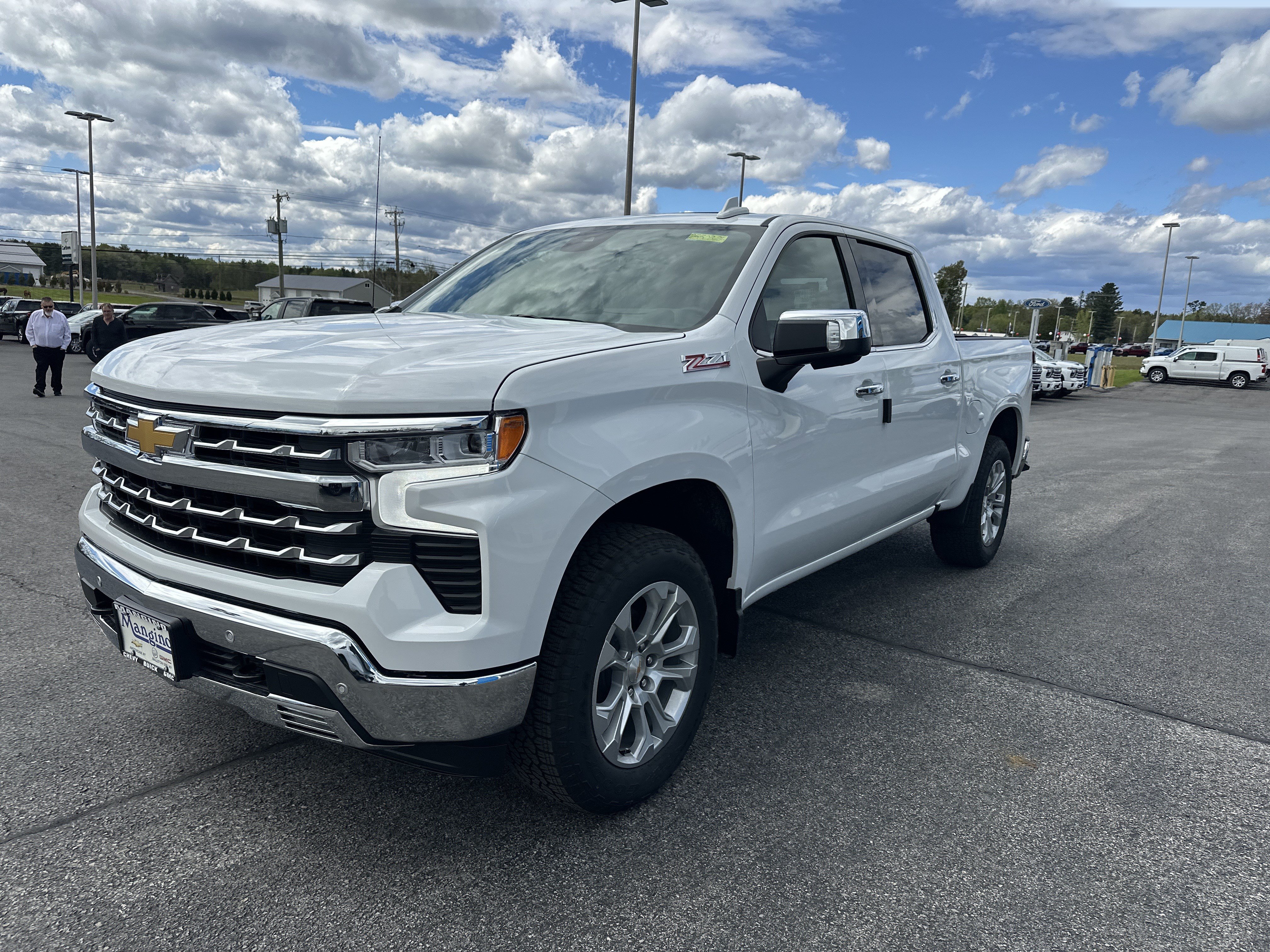 New 2026 Chevrolet Silverado 1500 LTZ w/ LTZ Premium Package AWD/4WD image 3