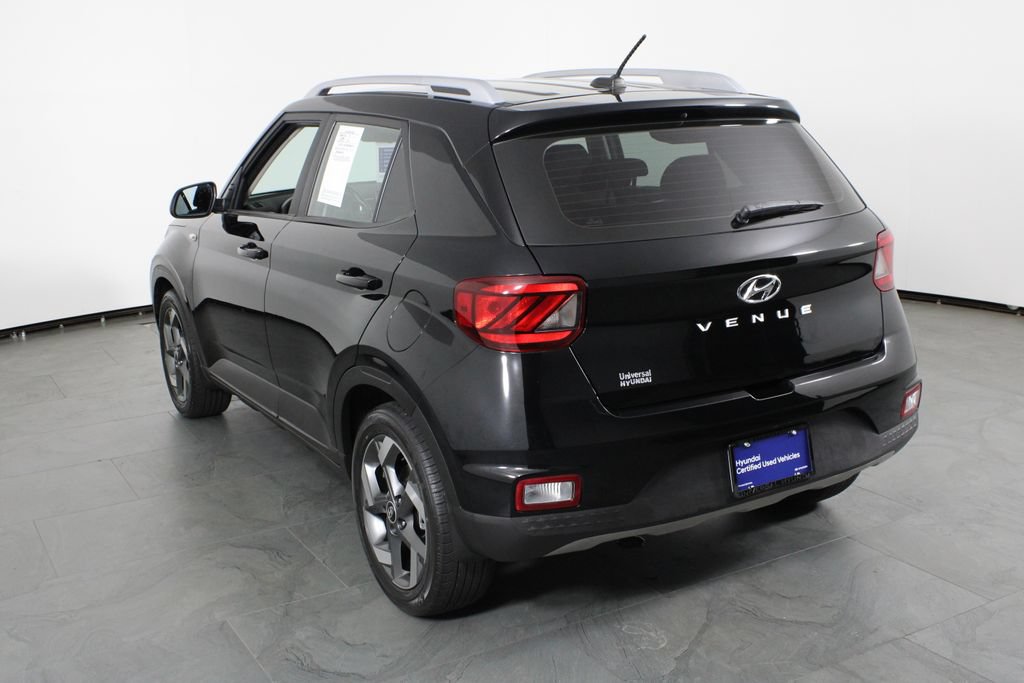 Certified 2024 Hyundai Venue SEL FWD image 11