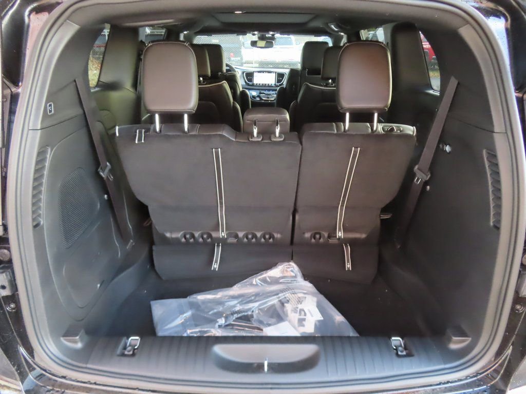 New 2026 Chrysler Pacifica Limited w/ S Appearance Package image 21