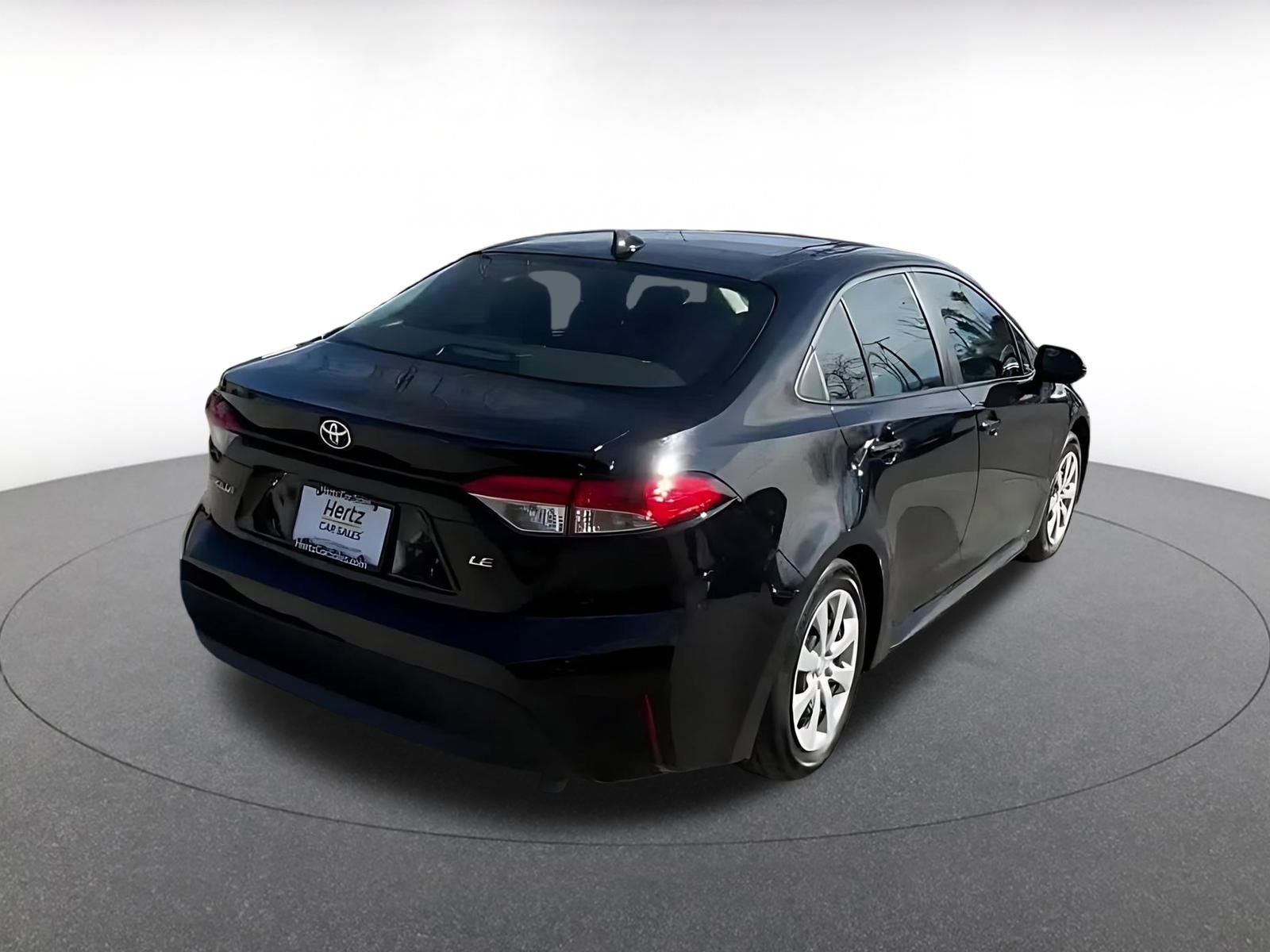 Used 2025 Toyota Corolla LE image 12