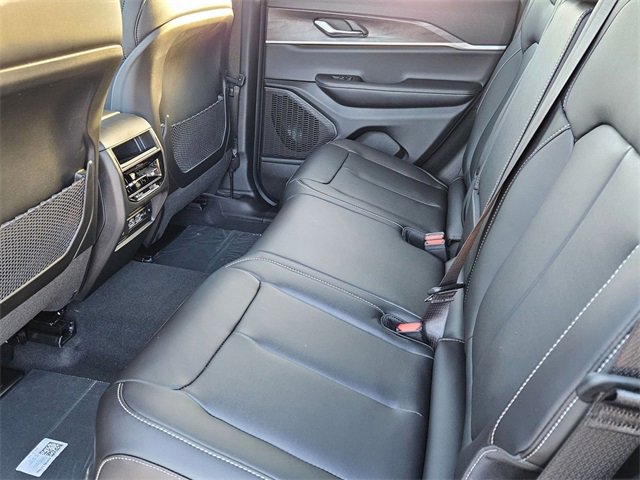 New 2025 Jeep Grand Cherokee Limited w/ Black Appearance Package image 23