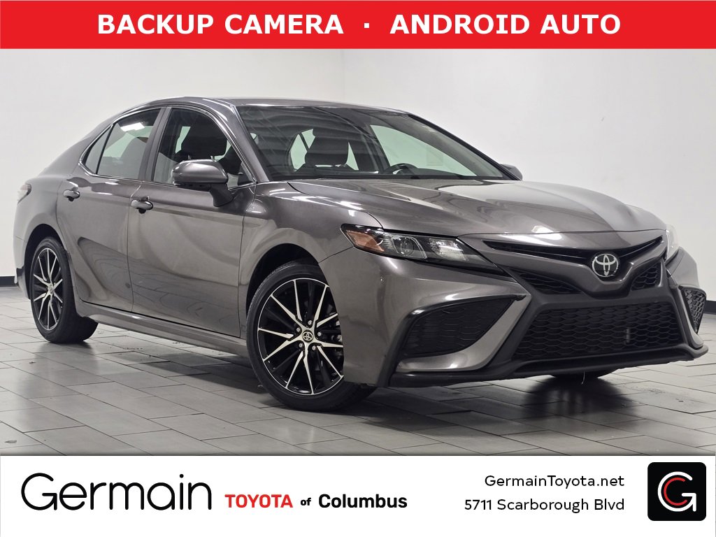 Used 2024 Toyota Camry SE image 1