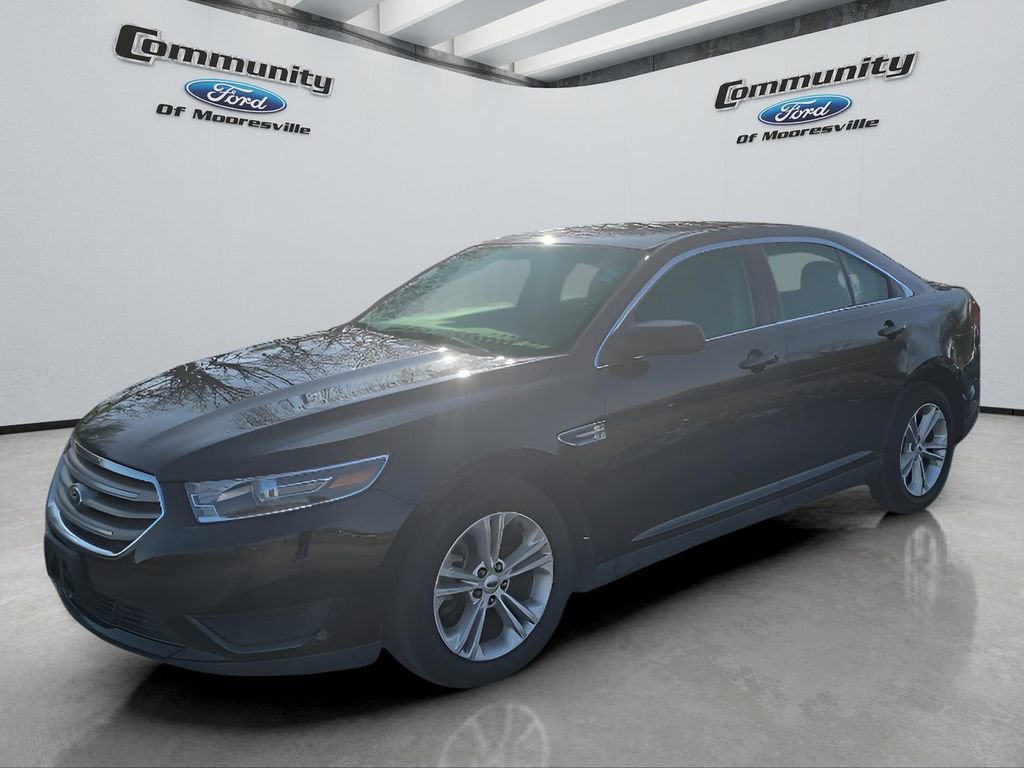 Used 2018 Ford Taurus SE image 1