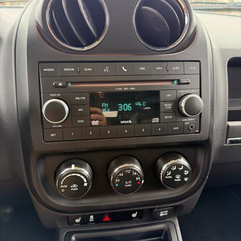 Used 2011 Jeep Patriot Latitude w/ Sun/Sound Group image 18