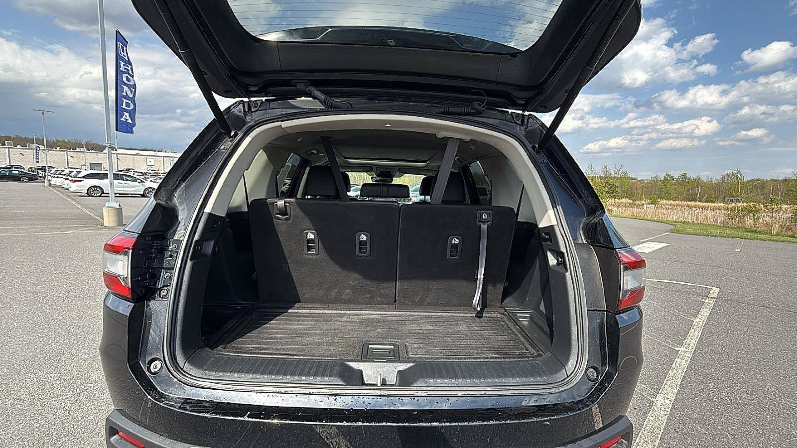 Certified 2025 Honda Pilot Touring image 20
