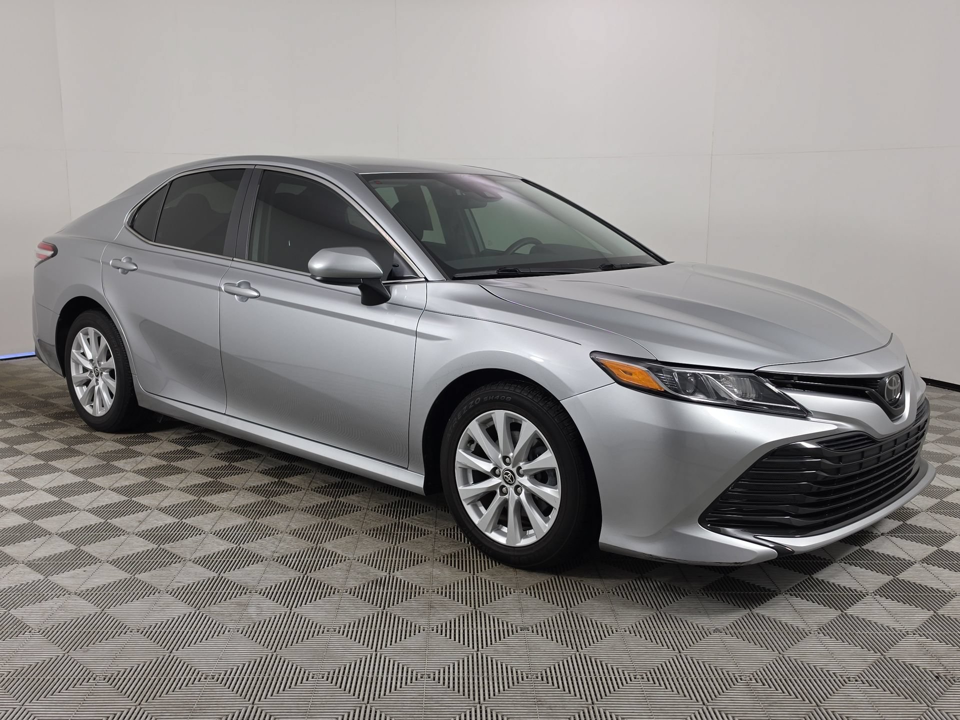 Used 2020 Toyota Camry LE FWD image 1