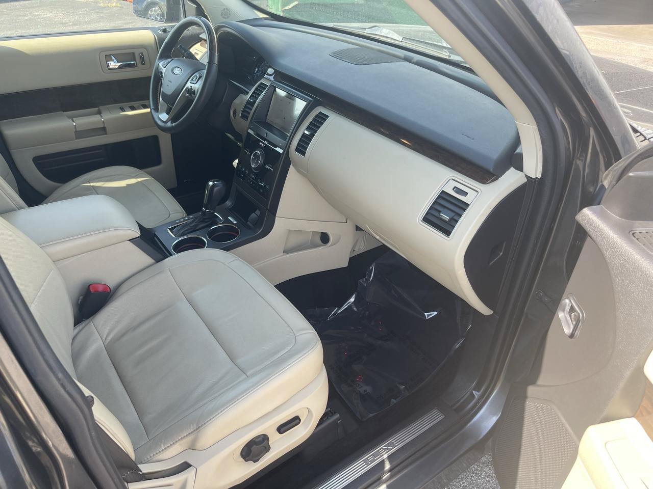 Used 2019 Ford Flex Limited AWD/4WD image 17