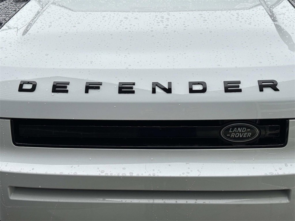 New 2026 Land Rover Defender 110 S image 9