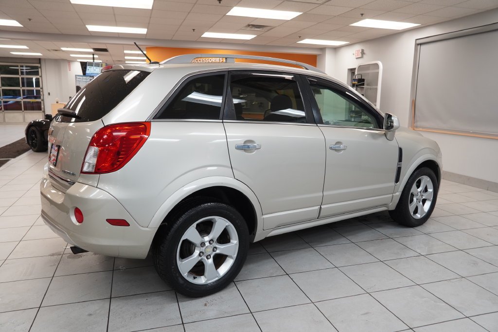 Used 2014 Chevrolet Captiva Sport LTZ FWD image 12