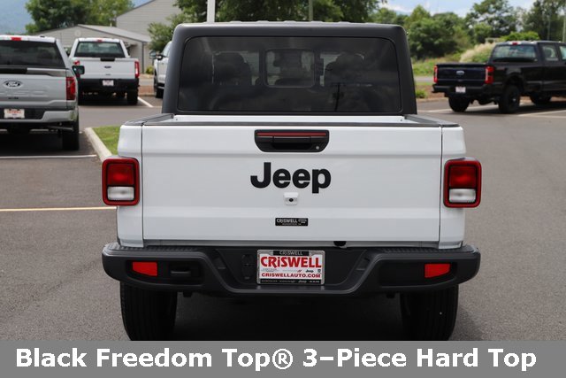 Used 2024 Jeep Gladiator Sport image 5