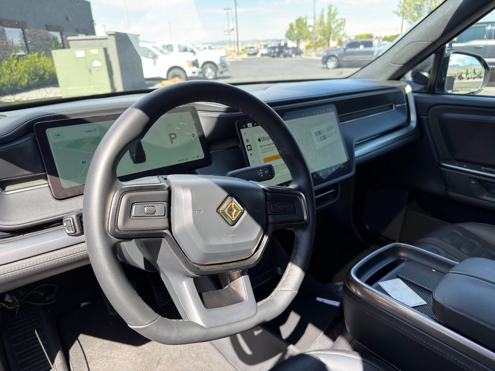 Used 2025 Rivian R1S Adventure AWD/4WD image 8