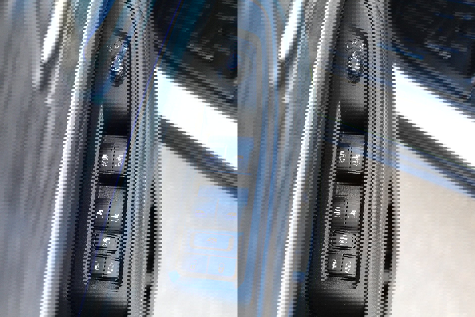 Used 2024 Jeep Grand Cherokee L Limited w/ Luxury Tech Group II image 31