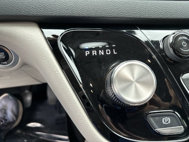 Used 2023 Chrysler Pacifica Touring-L FWD image 20