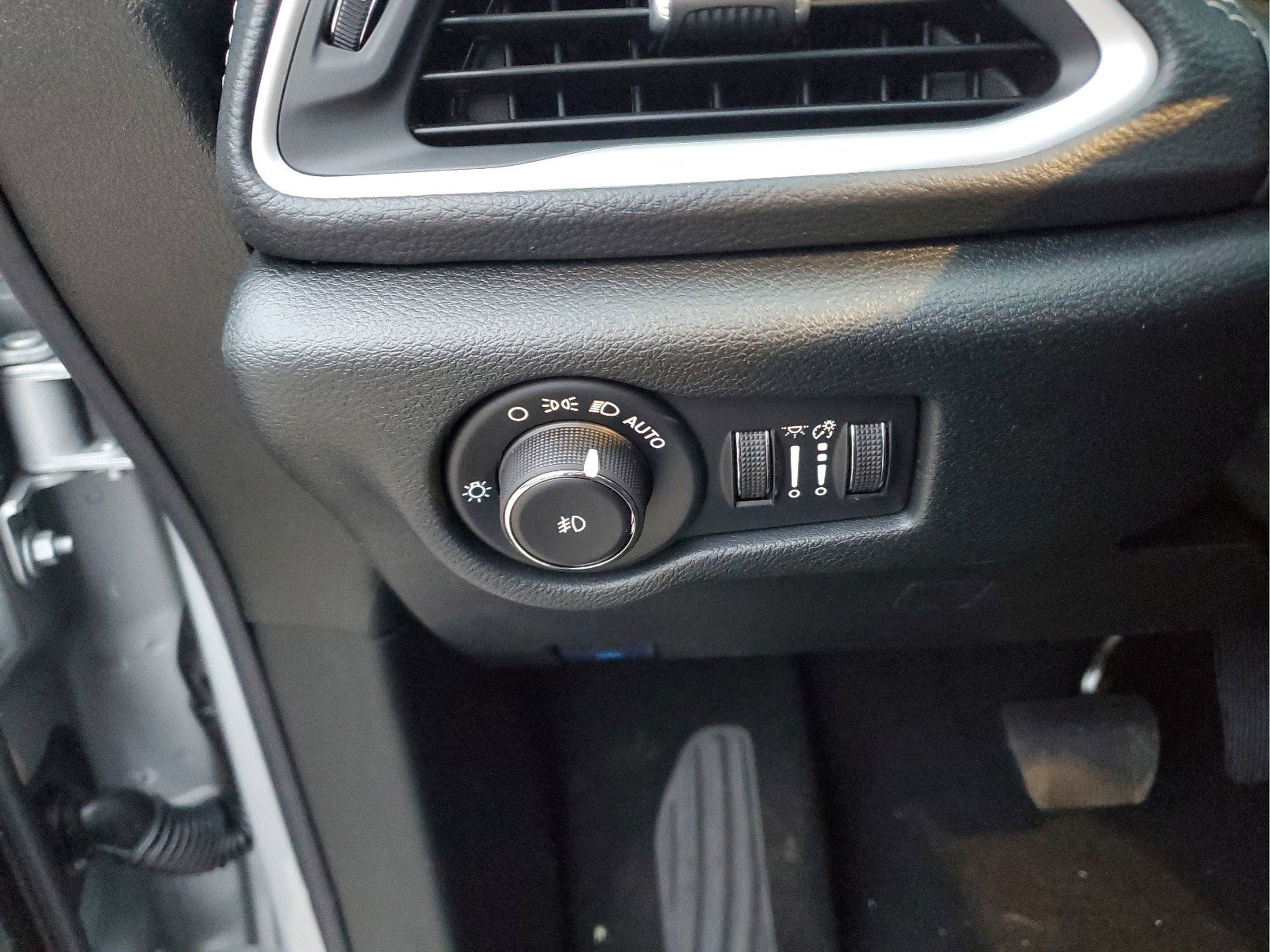 New 2026 Chrysler Pacifica Select FWD image 26