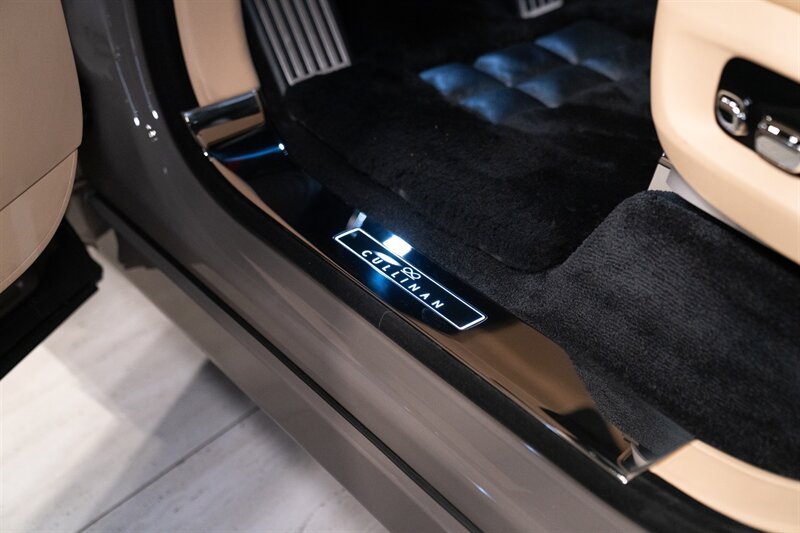 Used 2027 Rolls-Royce Cullinan Black Badge AWD/4WD image 16