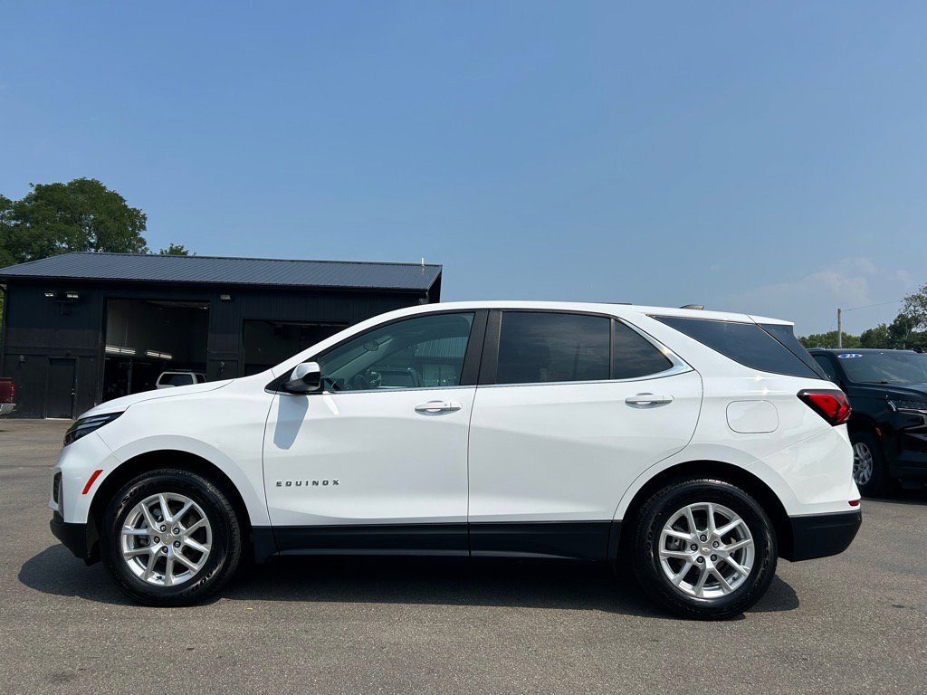 Used 2023 Chevrolet Equinox LT w/ Driver Convenience Package image 5