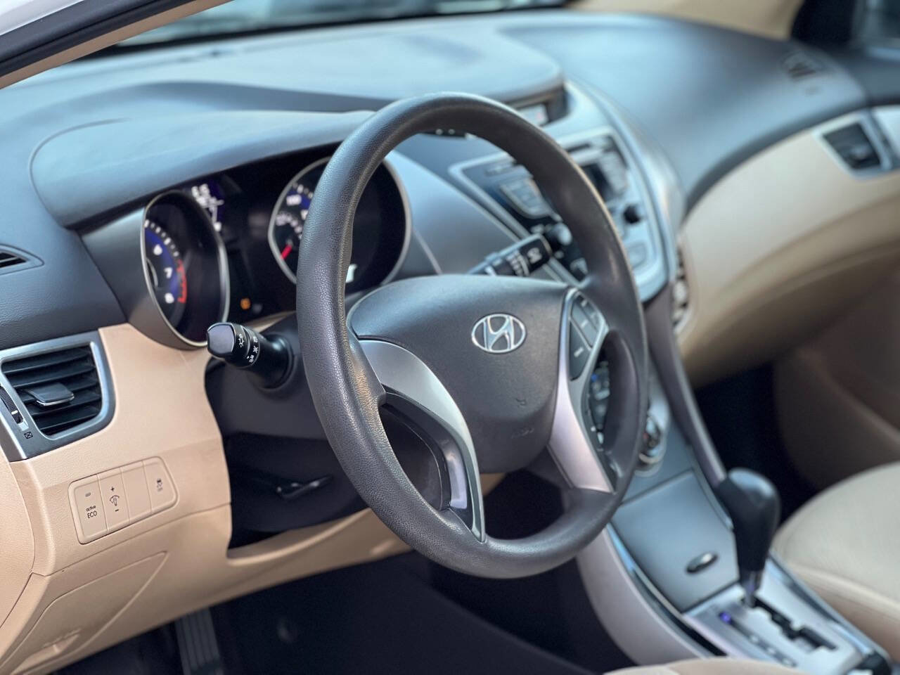 Used 2013 Hyundai Elantra GLS image 12