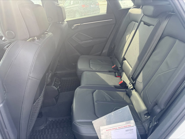 Used 2023 Audi Q3 2.0T Premium Plus w/ Premium Plus Package image 5