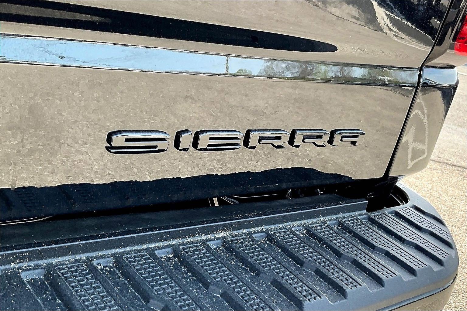 New 2026 GMC Sierra 1500 Denali w/ LPO, Black Badging Package AWD/4WD image 8